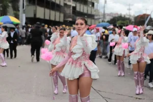 Música hondureña, trajes de palillonas modestos y la participación de 55 colegios marcarán desfiles en la capital