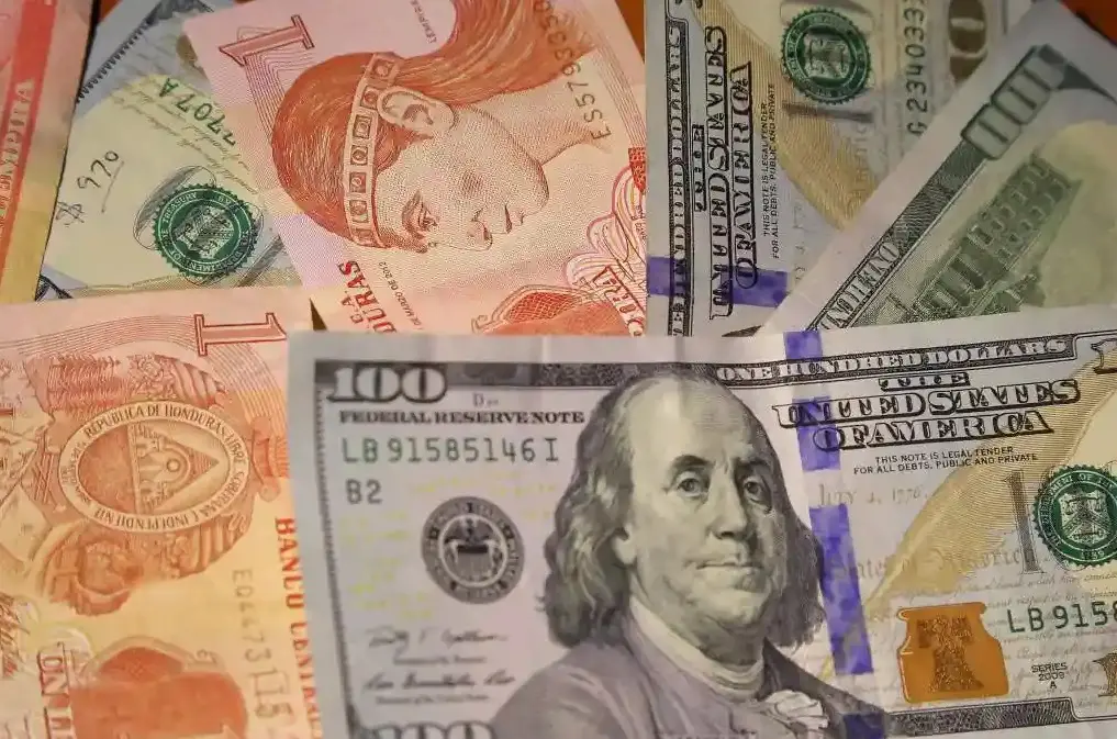 lempiras dolares 1.jpg