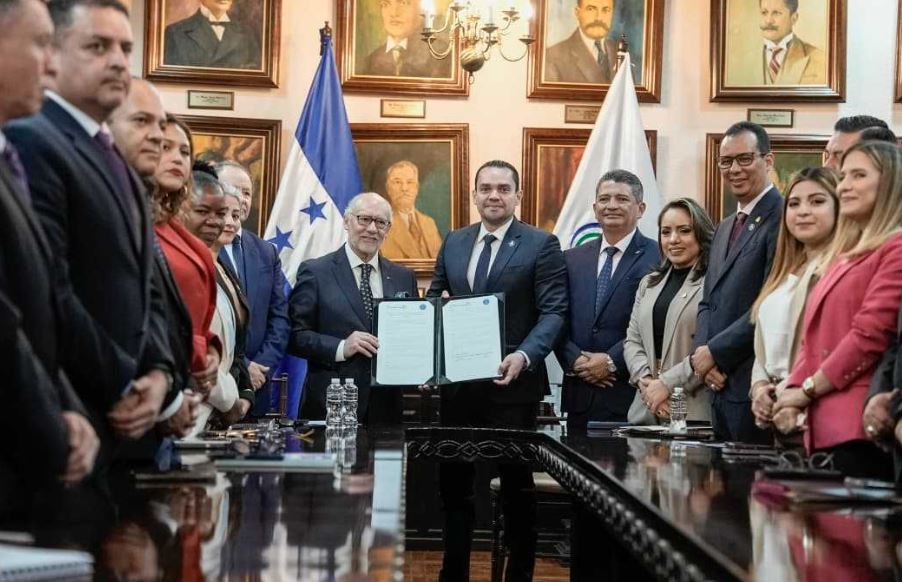 Congreso firma acuerdo con ParlAmericas para fortalecer apertura y transparencia