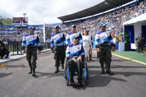 Un año después de accidente Ever Maldonado vuelve al Estadio convertido en símbolo de fortaleza y esperanza